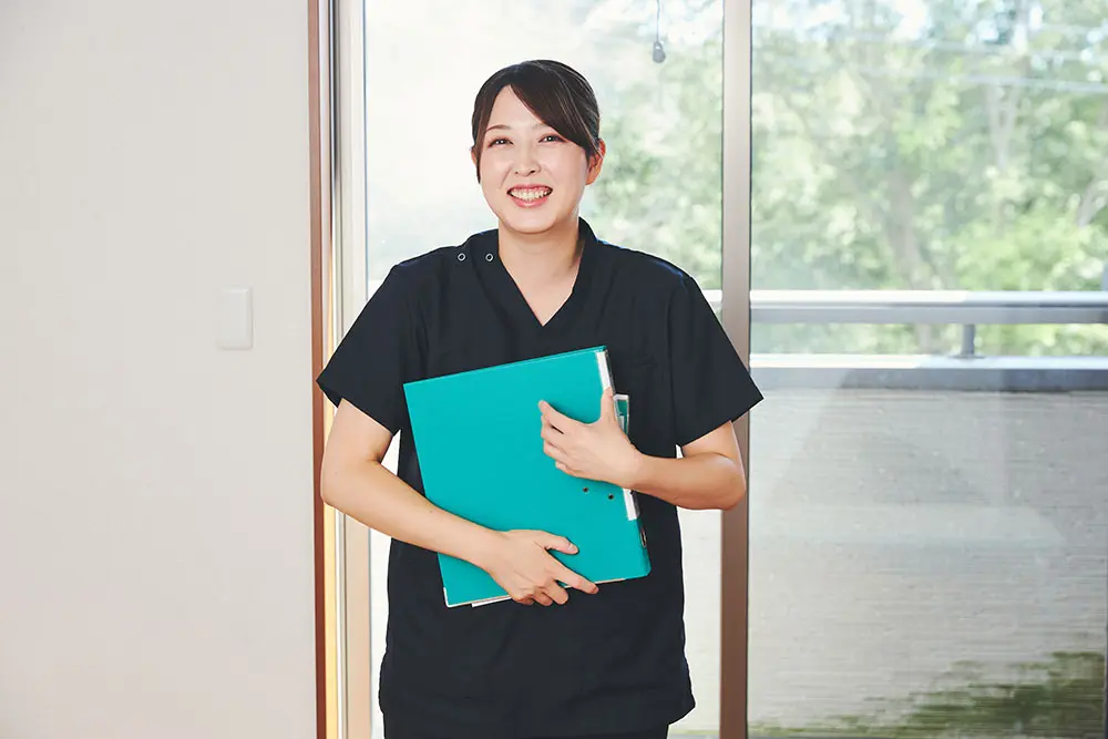 電話で相談を受ける看護師