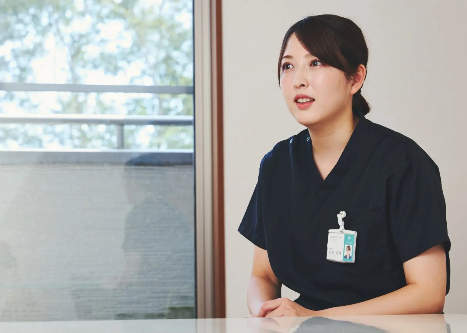 インタビューに答える藤澤さん