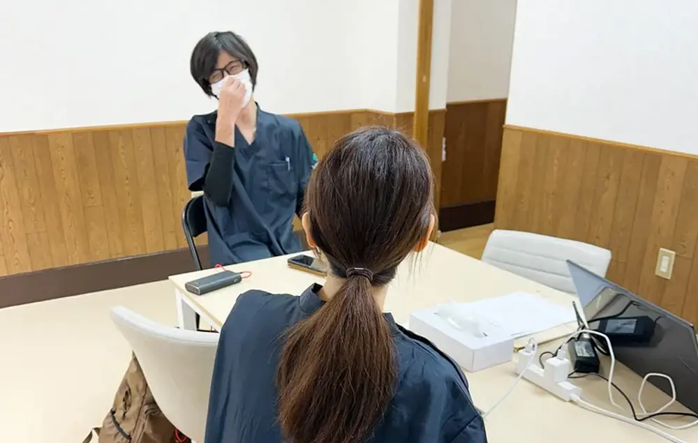 トータルケア調布のスタッフインタビューのようす