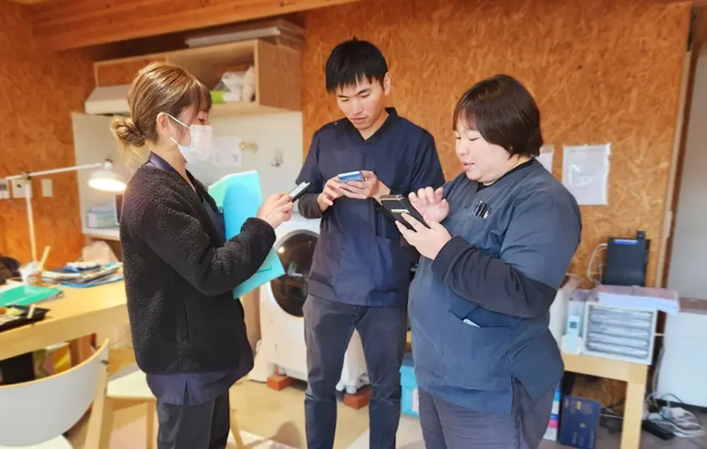 トータルケア調布のスタッフインタビューのようす